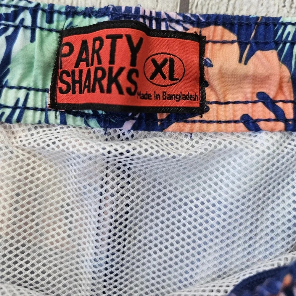 Party Shark’s •Men’s Size XL• Swim Shorts Lined Pockets Pull On Tropical Print